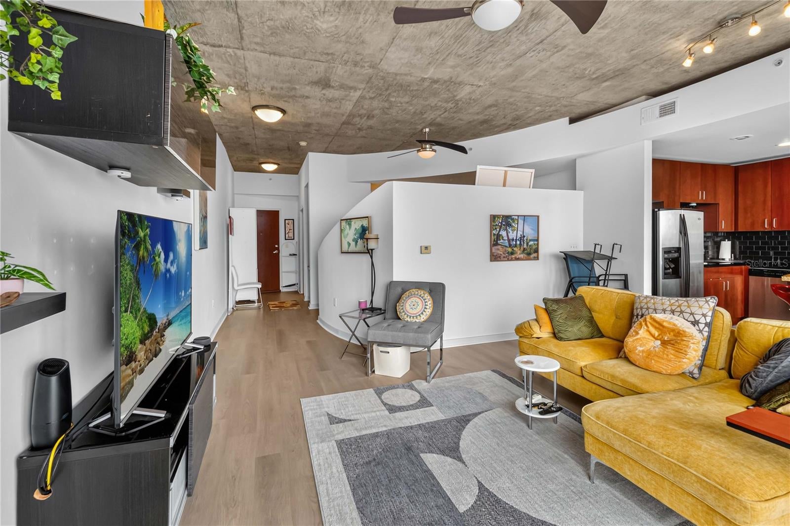 155 S COURT AVENUE 1609
