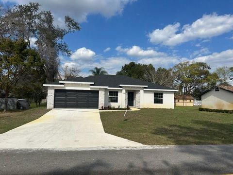 A home in DEBARY