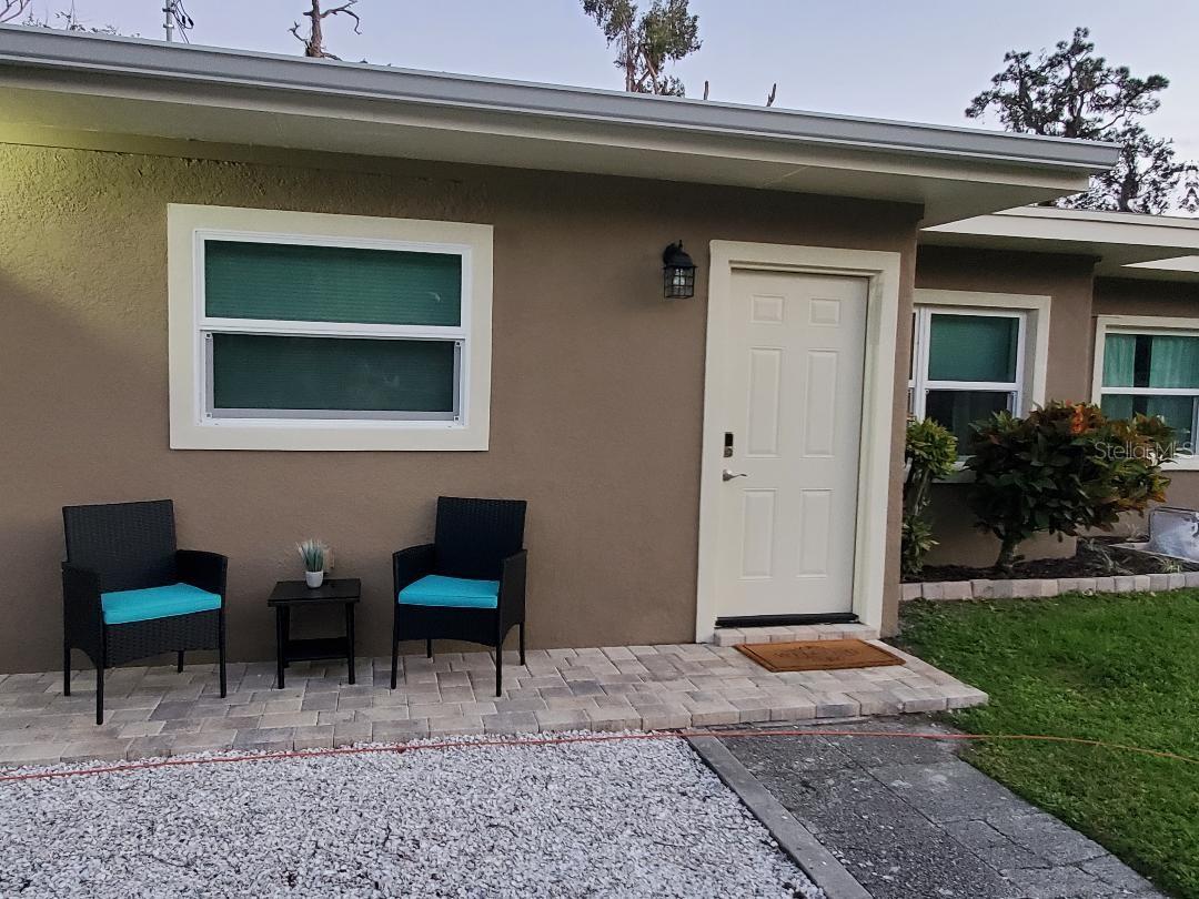 Newly renovated duplex in a quiet neighborhood in Nokomis. Completely furnished, perfect rental for someone who is building a home and needs a residence while waiting for completion OR this is a perfect opportunity for traveling nurses. We are looking for 6 to 12 month rentals. Everything is included, water, sewer, electricity, cable, lawn care. All you need to do is to bring your toothbrush! Very convenient to the new Sarasota Memorial Hospital. One side is a 2 bedroom 1 and a half bath, and the other side has one bedroom and one bath.
Excellent location: Close to shopping, dining, beaches and entertainment. Access to I-75 moments away.