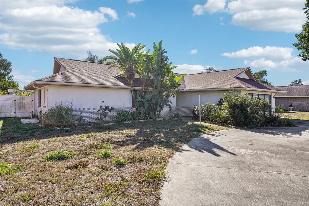 Photo of 1375 Providence Boulevard, Deltona, FL 32725 (MLS # O6378302)