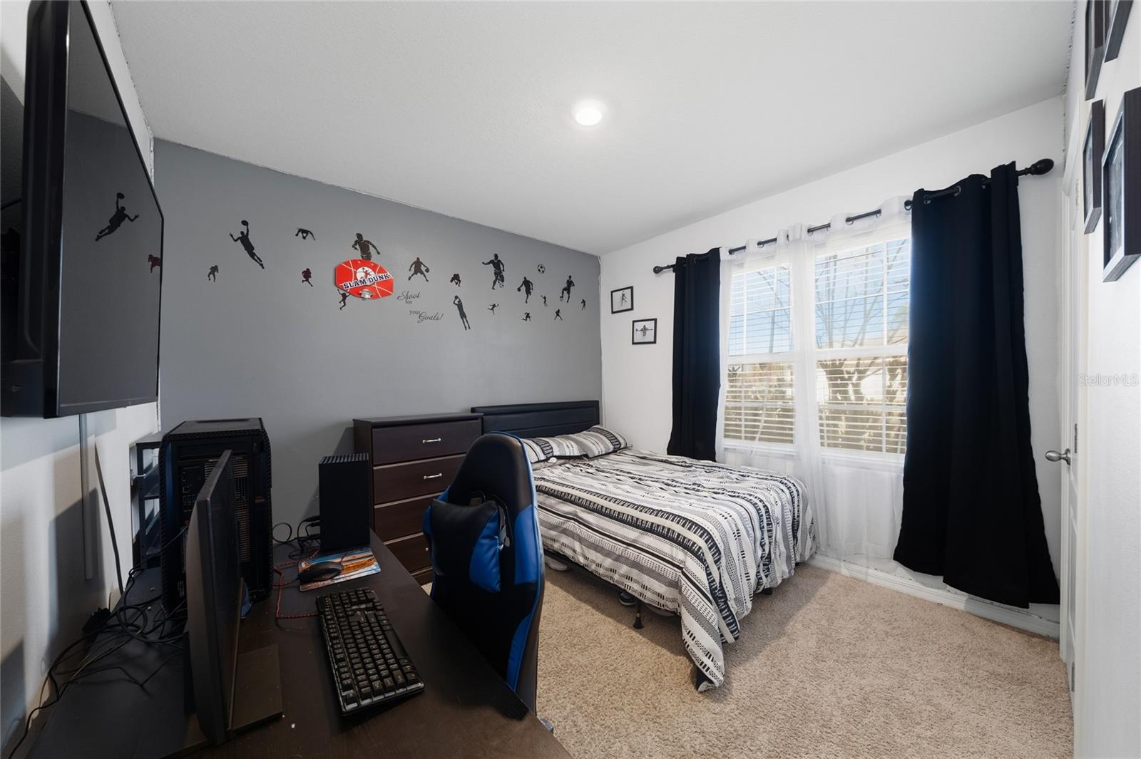 LAKE GLEASON RESERVE - Residential