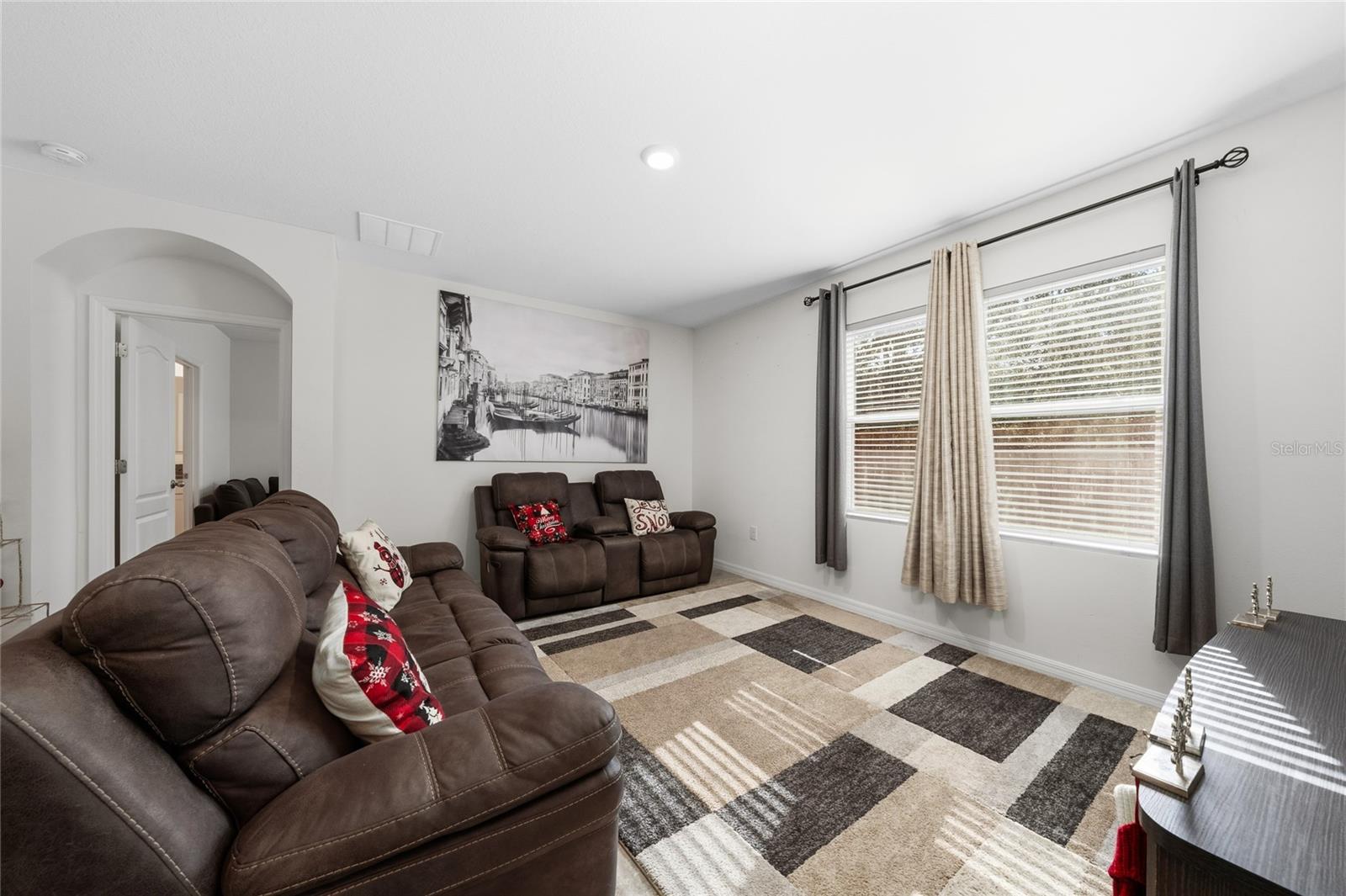 LAKE GLEASON RESERVE - Residential