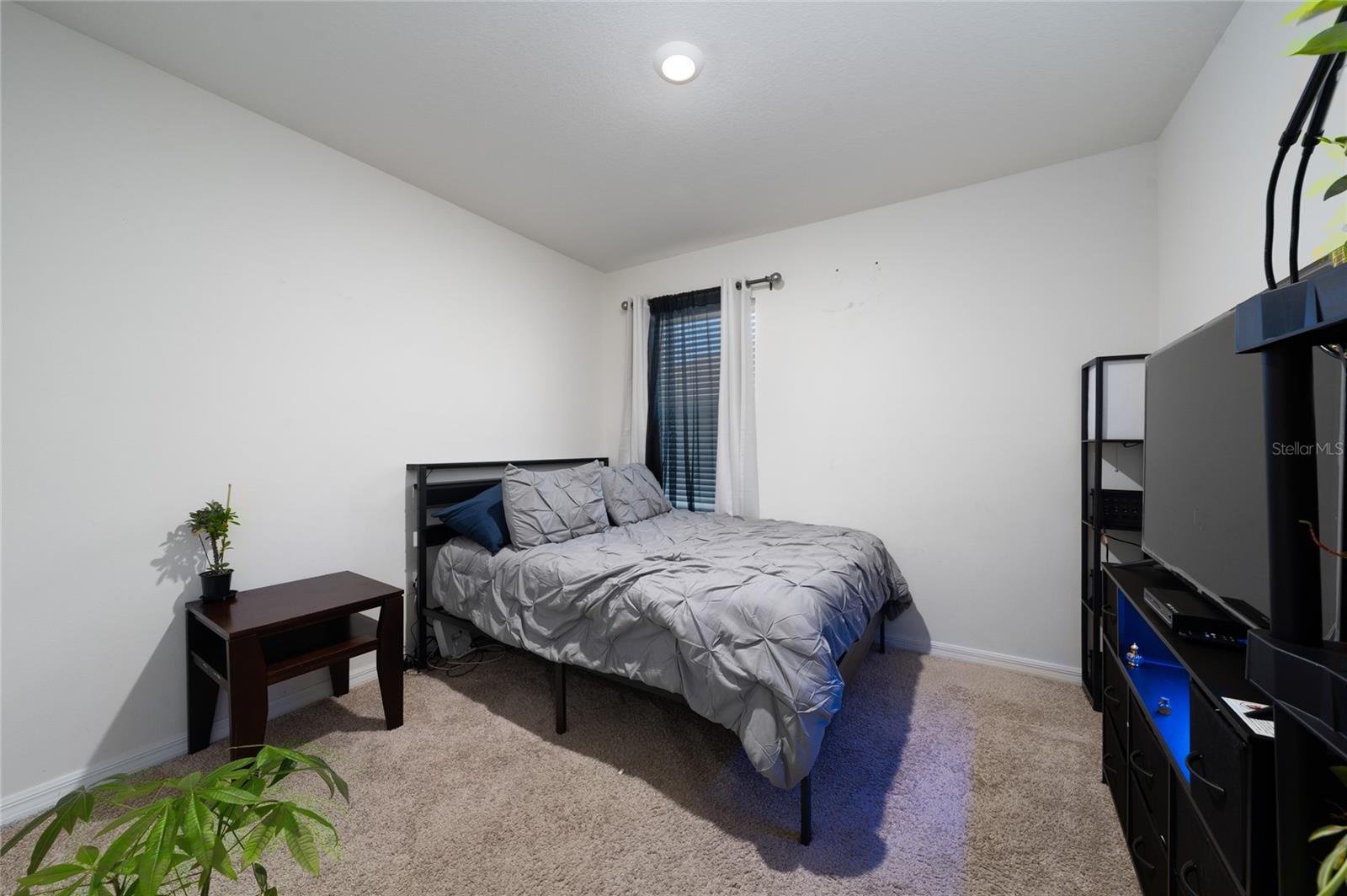 LAKE GLEASON RESERVE - Residential