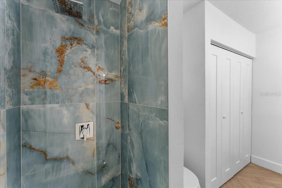 FLOR A MAR - Residential