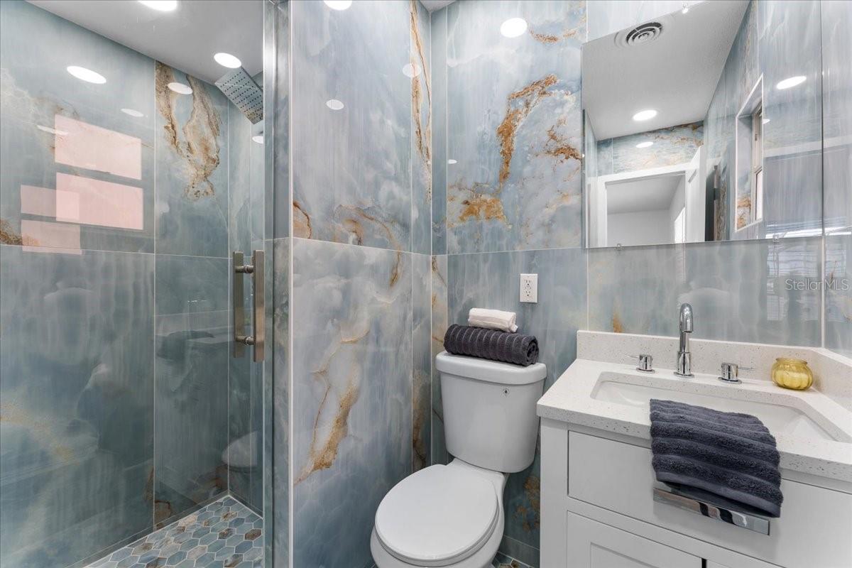 FLOR A MAR - Residential