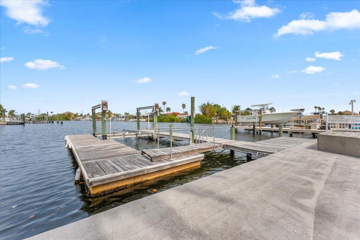 FLOR A MAR - Residential