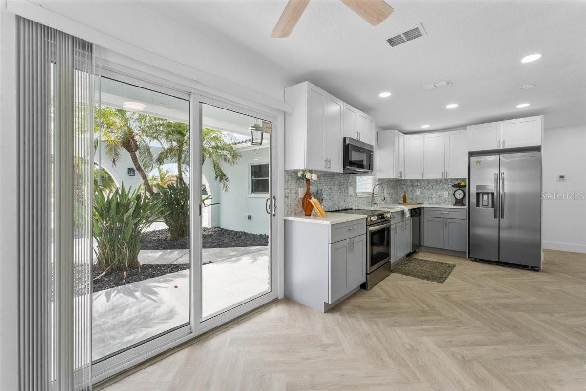 FLOR A MAR - Residential