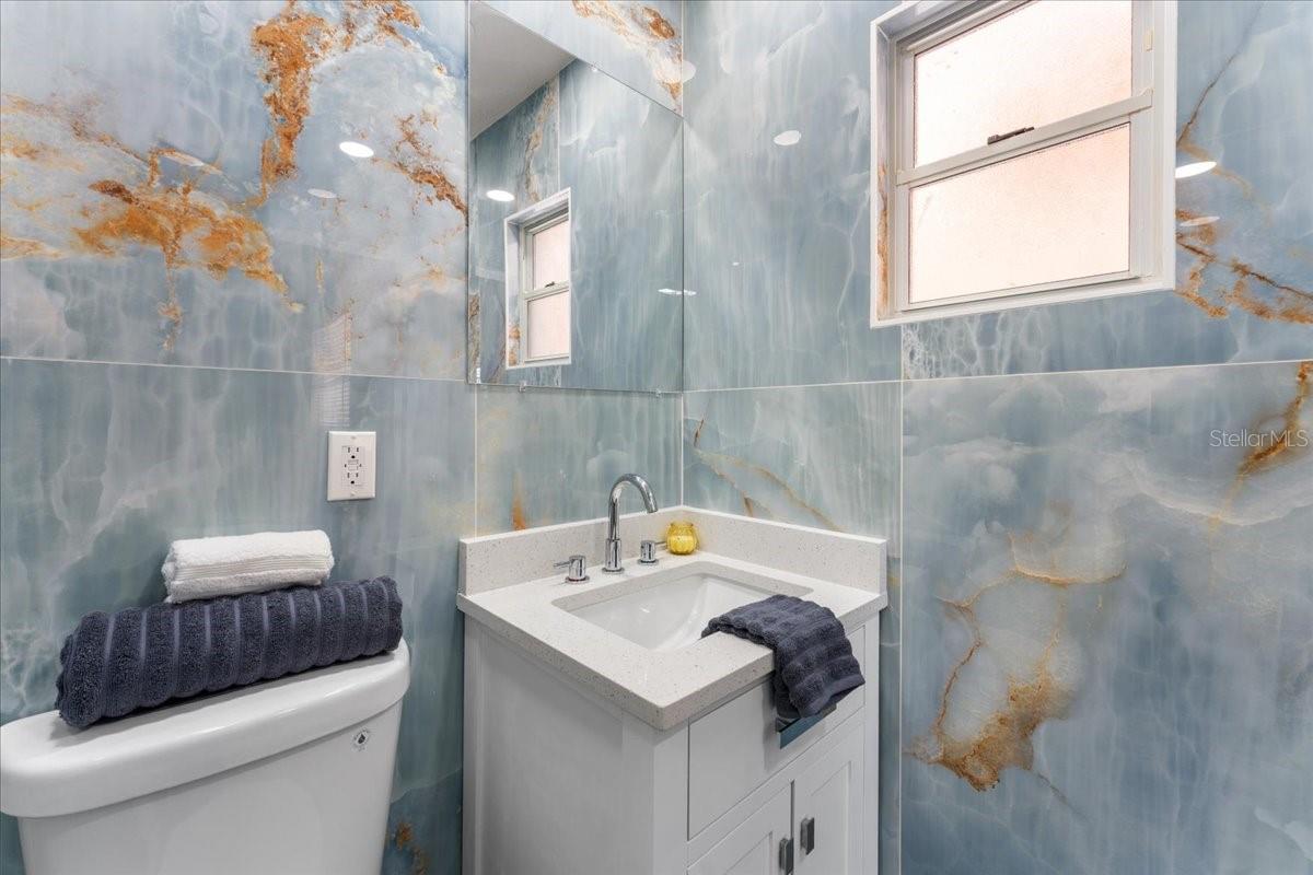 FLOR A MAR - Residential