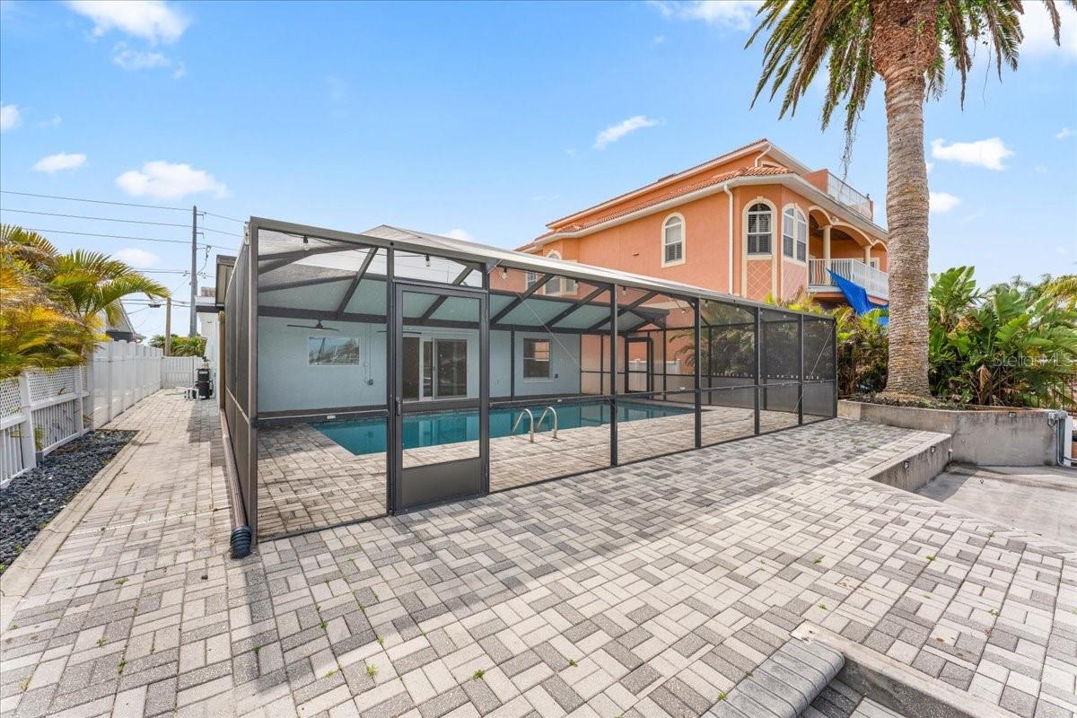 FLOR A MAR - Residential