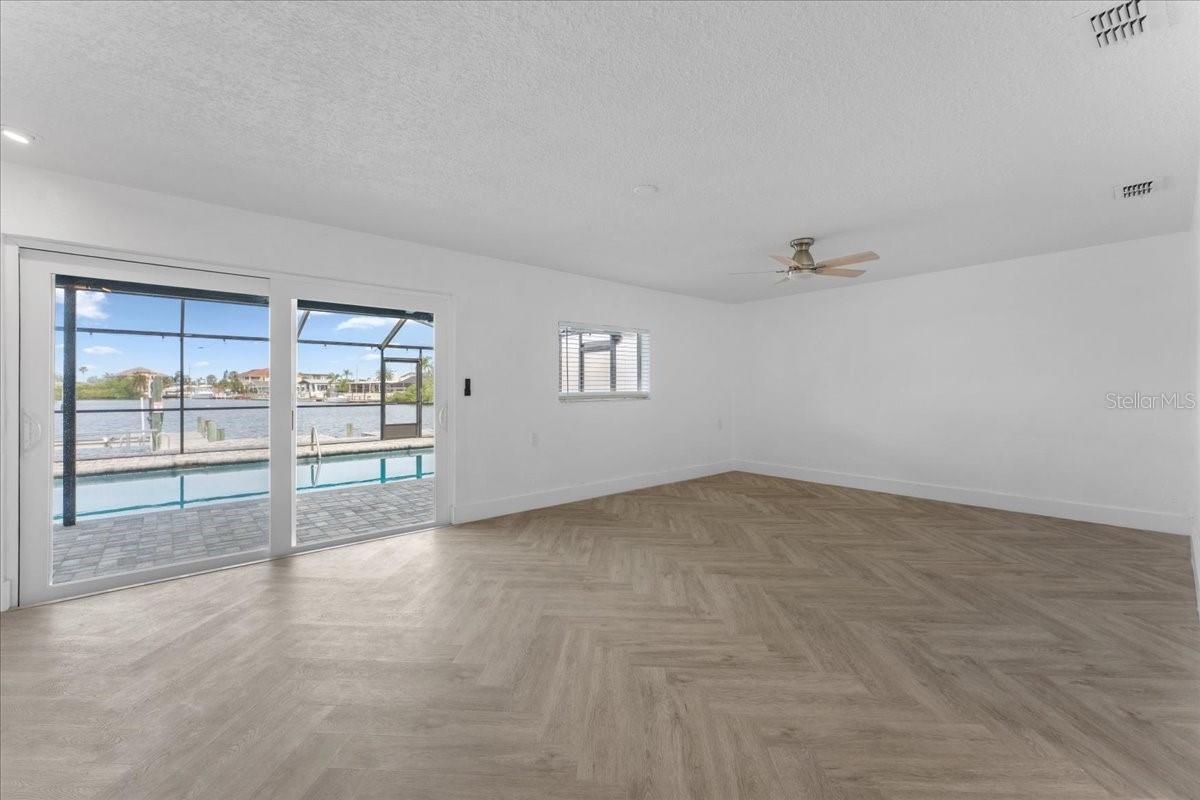 FLOR A MAR - Residential