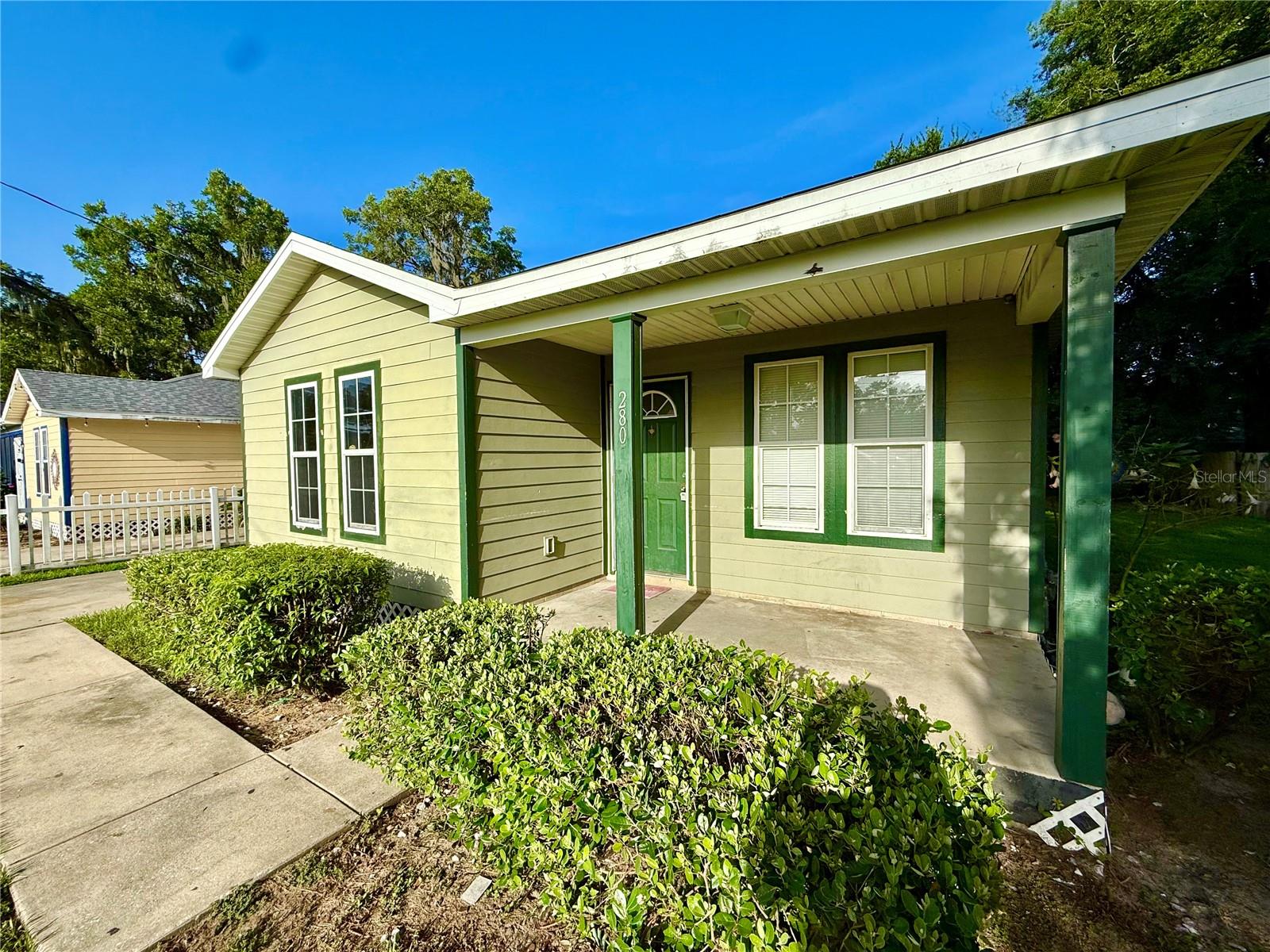280 W 9TH AVENUE