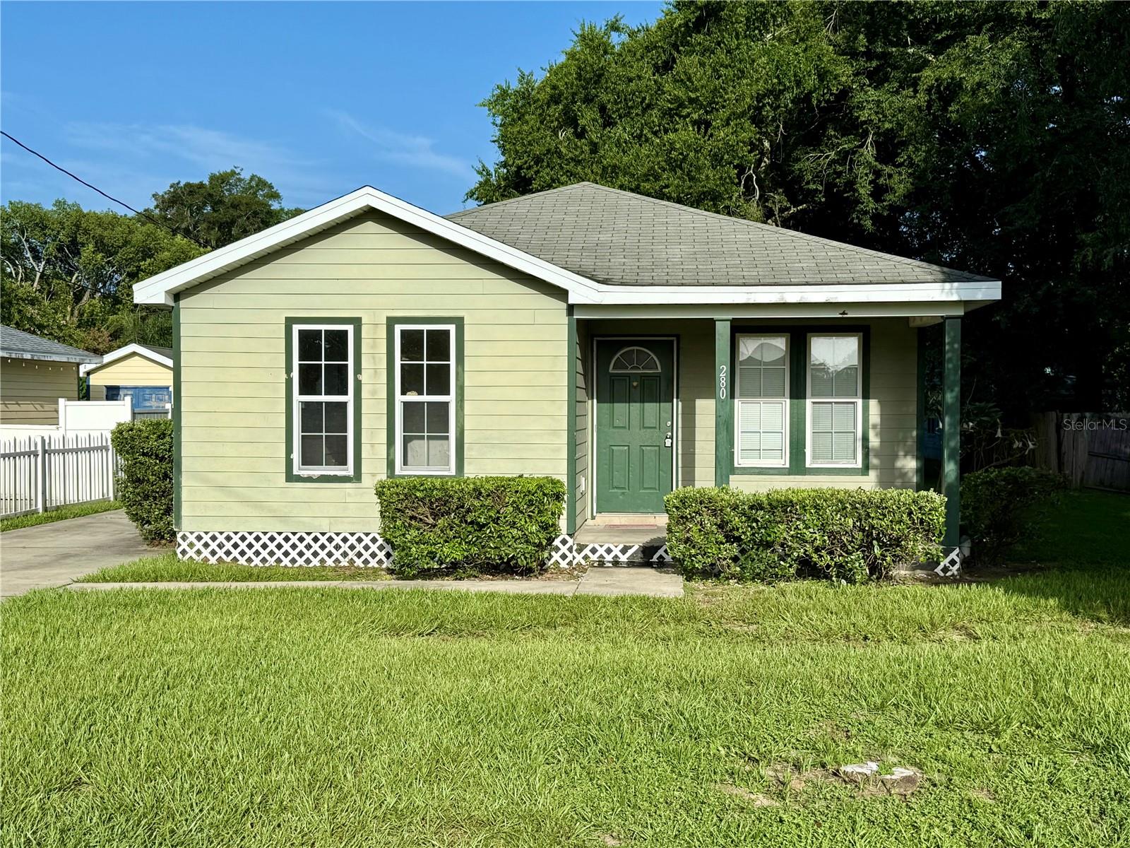 Welcome to 280 NW 9th Ave – a charming and affordable 3-bedroom, 2-bath home just minutes from the heart of downtown Ocala! Whether you're a first-time buyer, investor, or looking to downsize, this property offers space, simplicity, and solid value.
Enjoy a bright, open layout with no carpet throughout, making for easy cleaning and low-maintenance living. The split-bedroom design offers added privacy, and the primary suite includes a walk-in closet and private bath.
Outside, there’s ample yard space for relaxing, playing, or creating your own outdoor oasis – plus a handy storage shed for your tools, bikes, or weekend projects. With no HOA and a central location close to schools, shopping, parks, and restaurants, this home is full of potential and ready for its next owner.
Don’t miss this great opportunity – schedule your showing today!