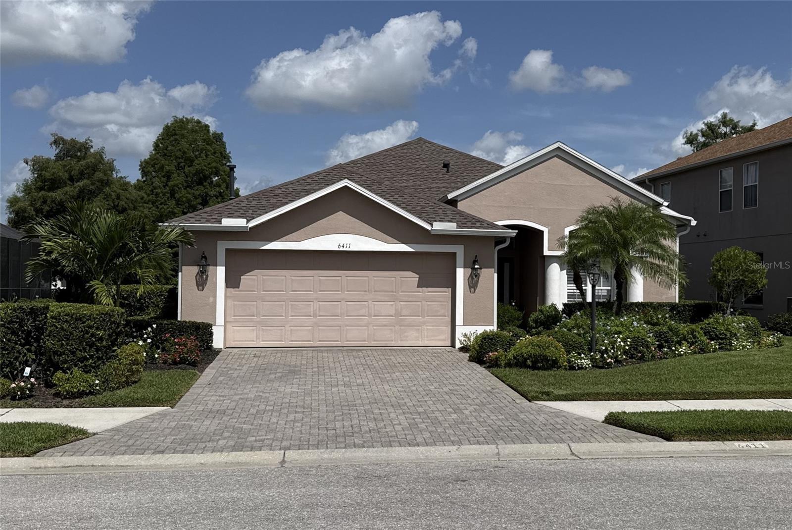 6411 GOLDEN EYE GLEN