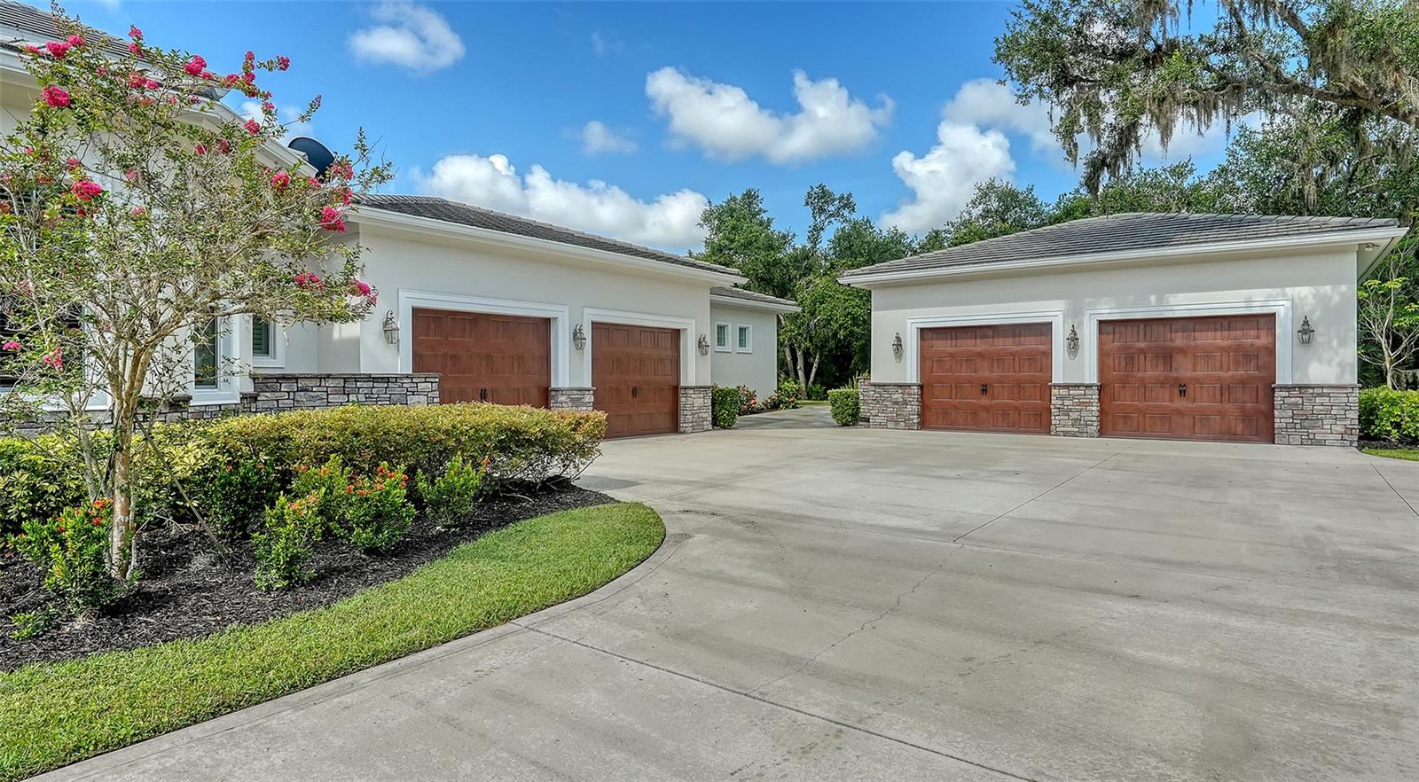 SADDLE OAK ESTATES - Residential