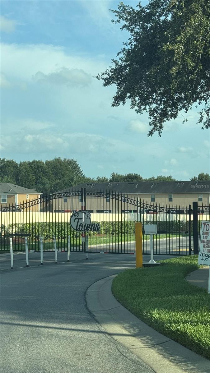 TOWNS LEGACY PARK - Residential Lease