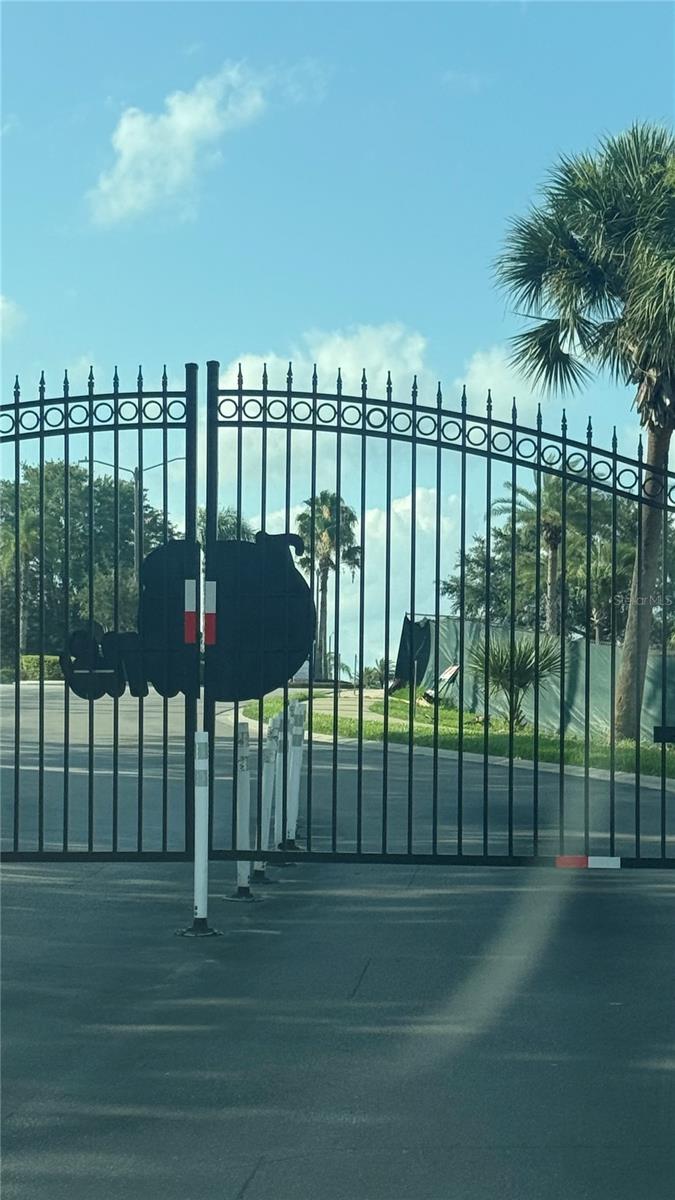 TOWNS LEGACY PARK - Residential Lease