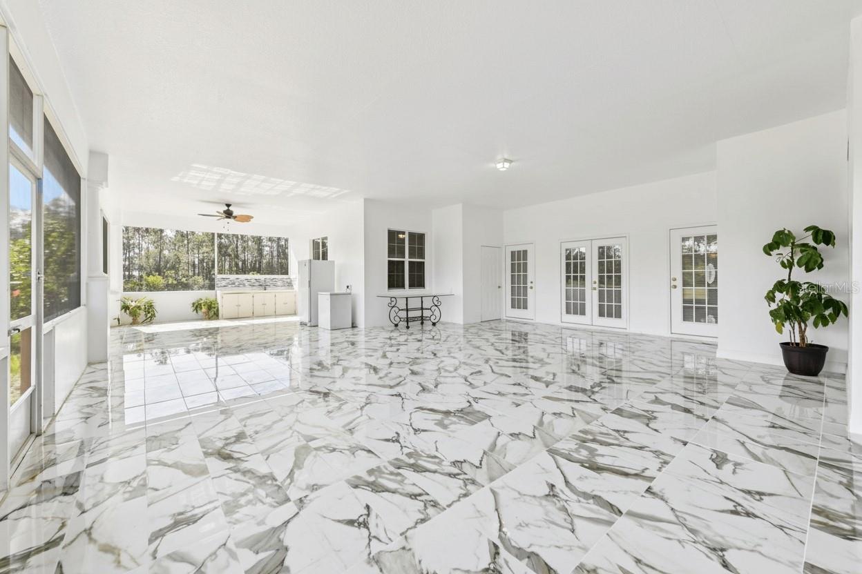 ROCKET CITYA - Residential