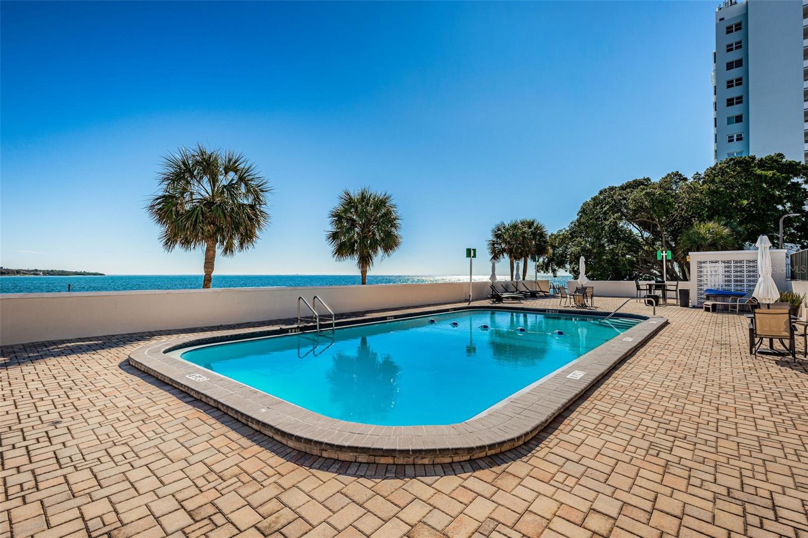 7100 SUNSHINE SKYWAY LANE S 608