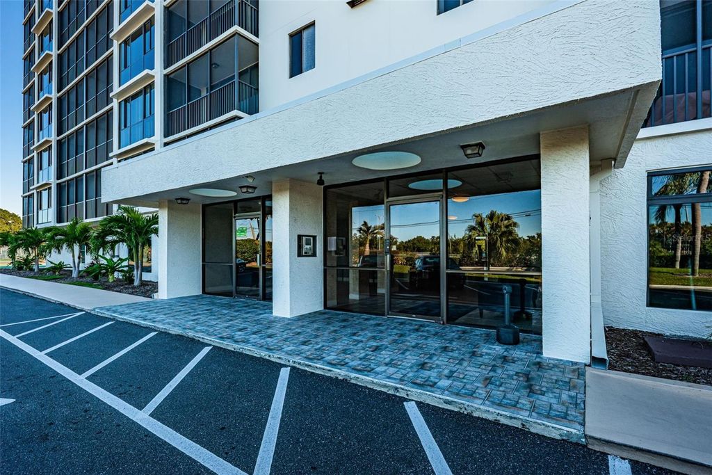 Photo of 7100 Sunshine Skyway Lane S #608, St Petersburg, FL 33711 (MLS # TB8422234)