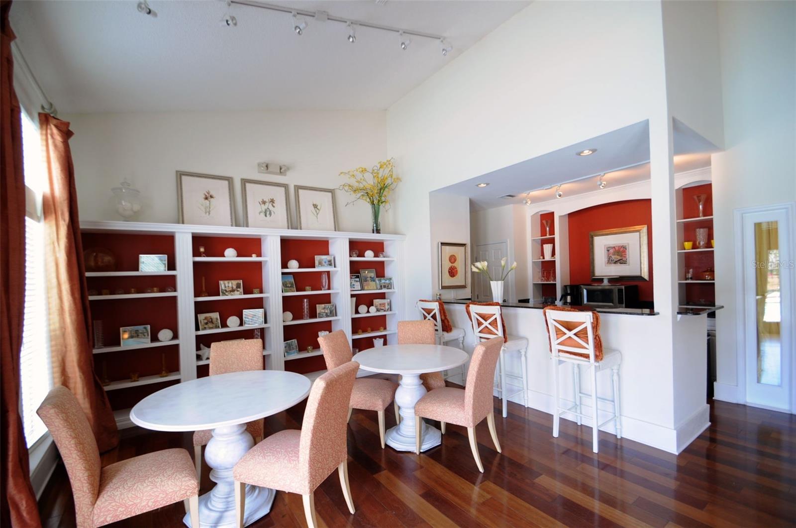 BENTLEY AT COBBS LANDING CONDO THE - Residential