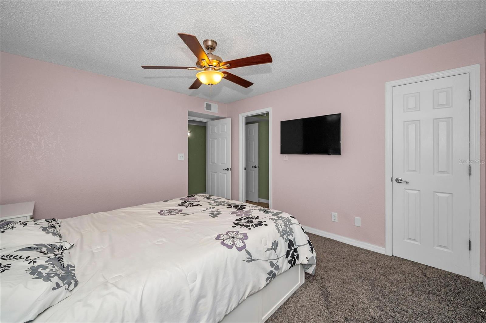 BENTLEY AT COBBS LANDING CONDO THE - Residential