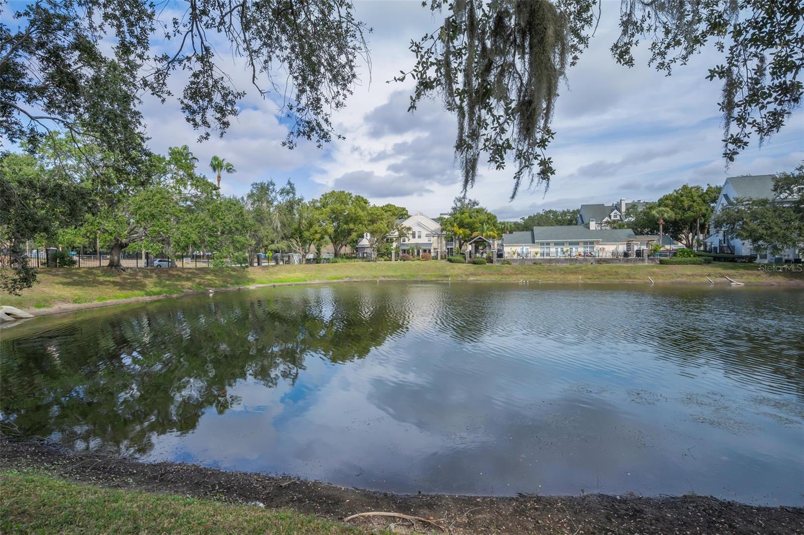BENTLEY AT COBBS LANDING CONDO THE - Residential