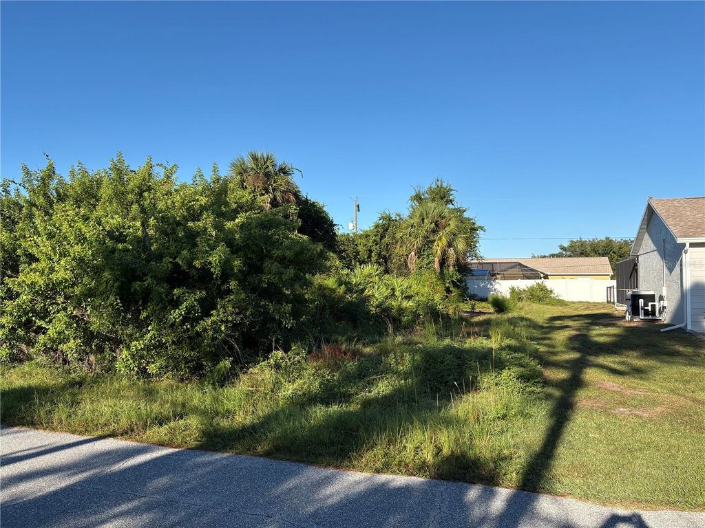 Photo of 7115 Coventry Terrace, Englewood, FL 34224 (MLS # C7516073)