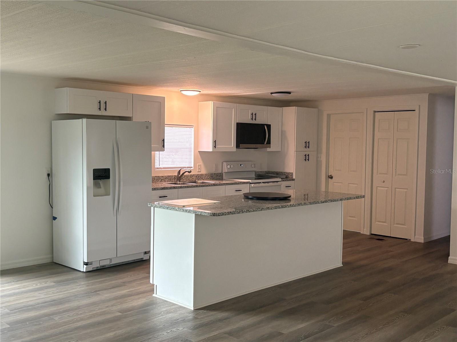 OAKWOOD ESTATES - Residential Lease