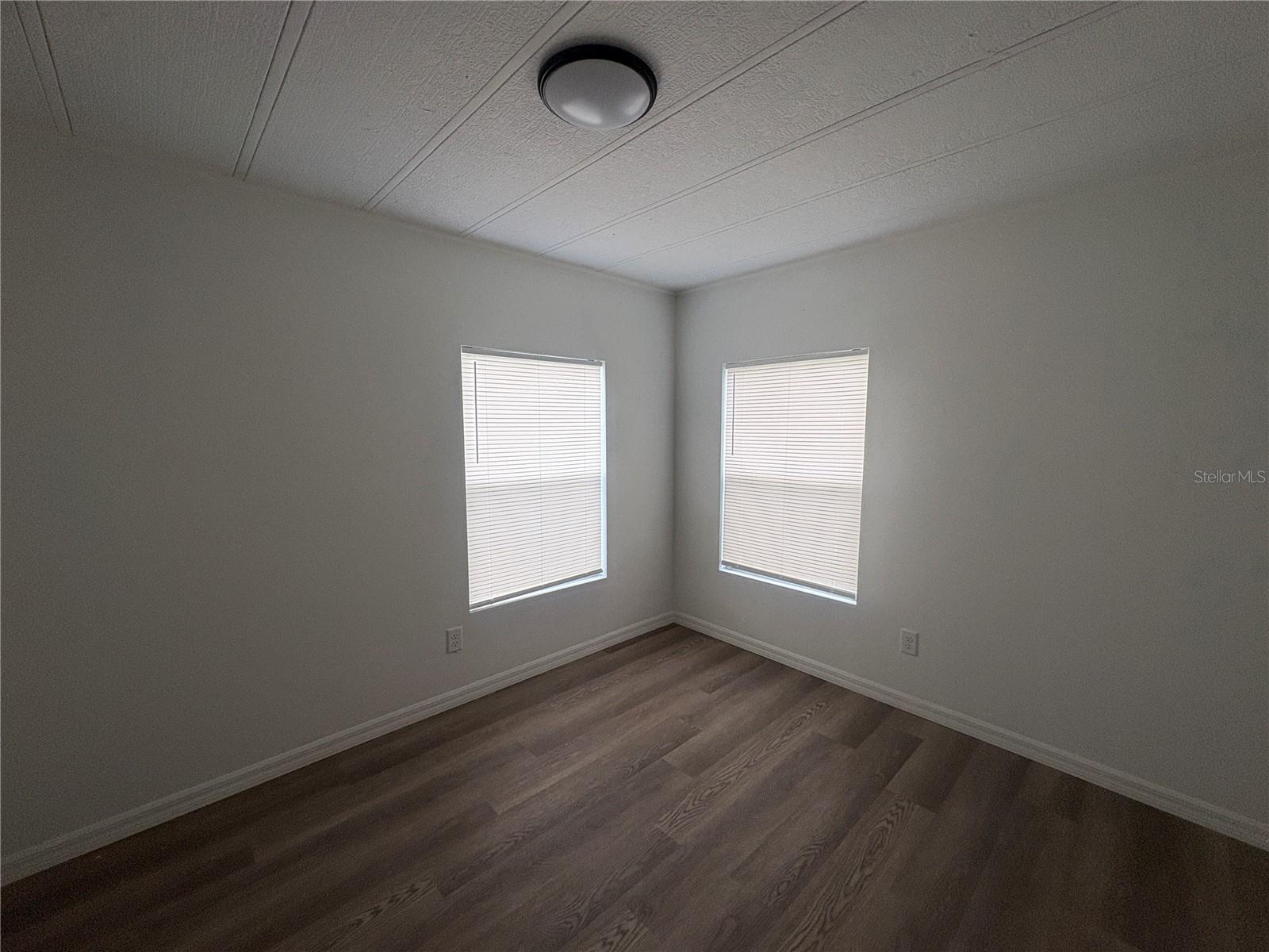 OAKWOOD ESTATES - Residential Lease
