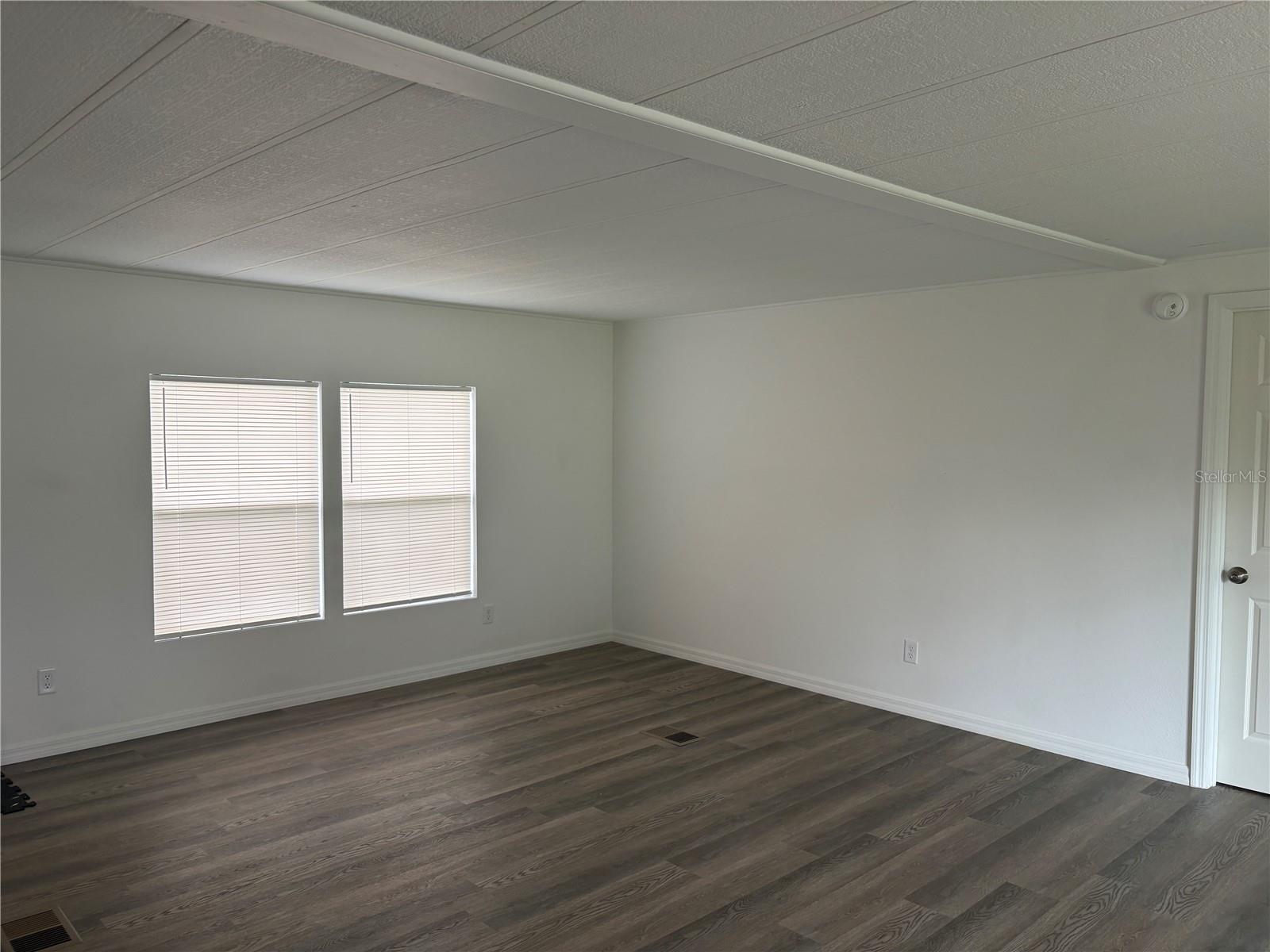 OAKWOOD ESTATES - Residential Lease