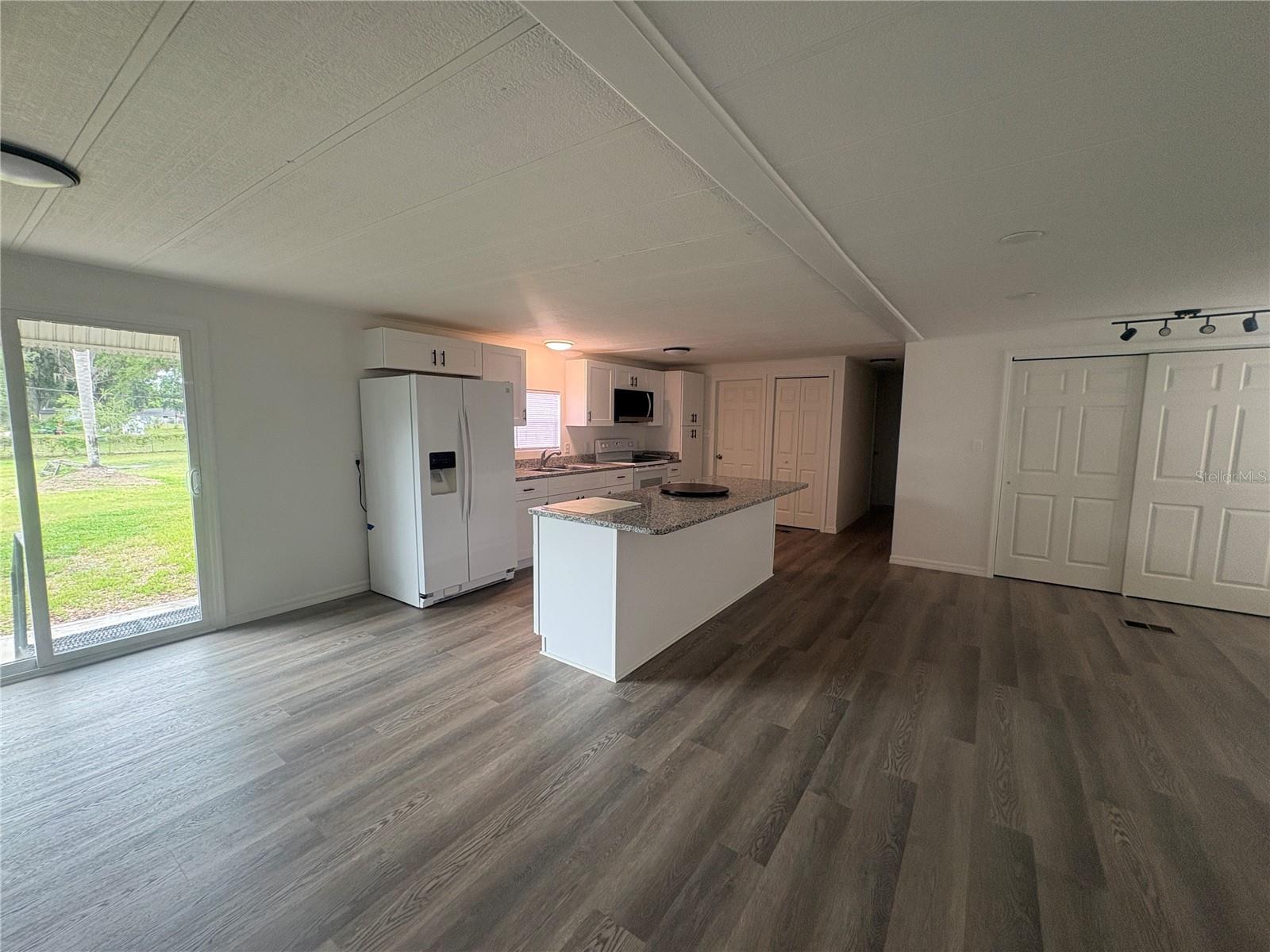 OAKWOOD ESTATES - Residential Lease
