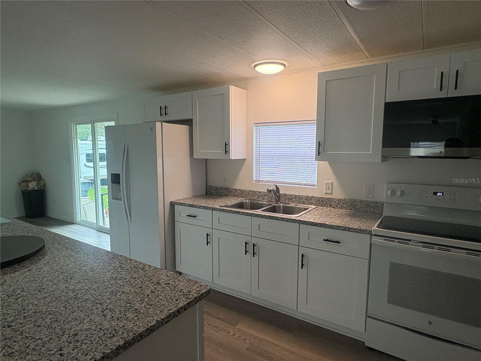 OAKWOOD ESTATES - Residential Lease