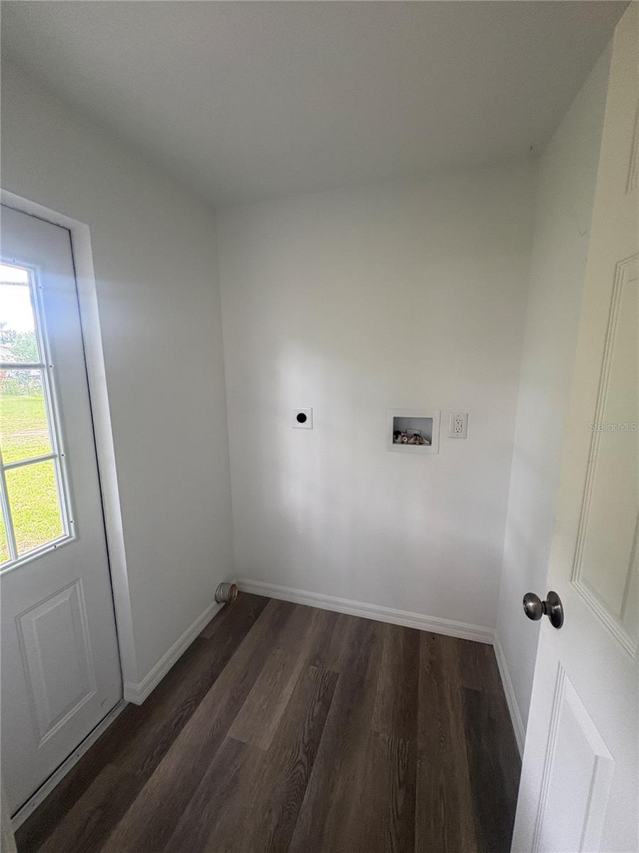 OAKWOOD ESTATES - Residential Lease