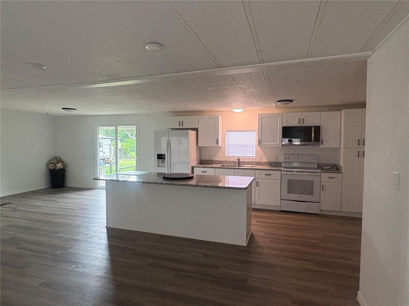 OAKWOOD ESTATES - Residential Lease