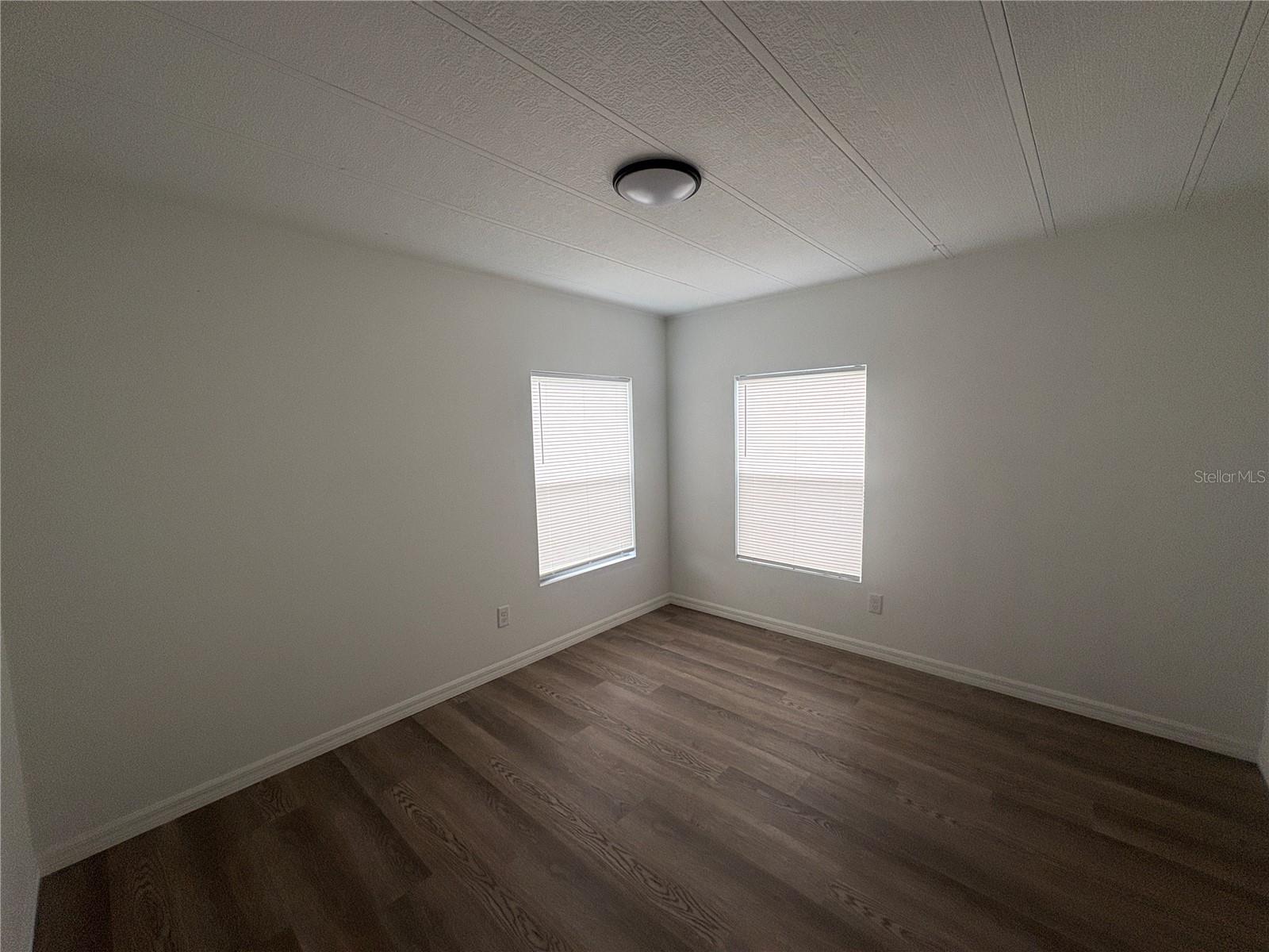 OAKWOOD ESTATES - Residential Lease