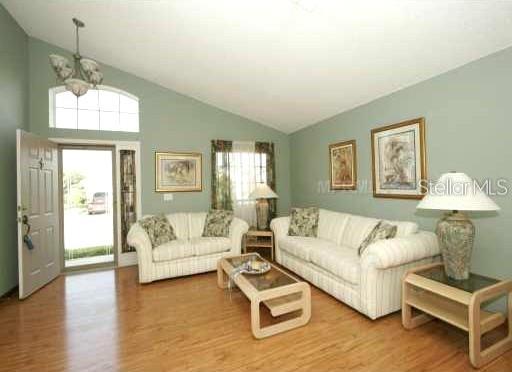 521 CYPRESS TREE COURT