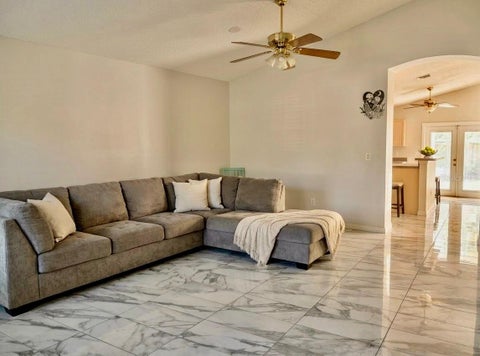 521 Cypress Tree Court, Orlando, FL 32825