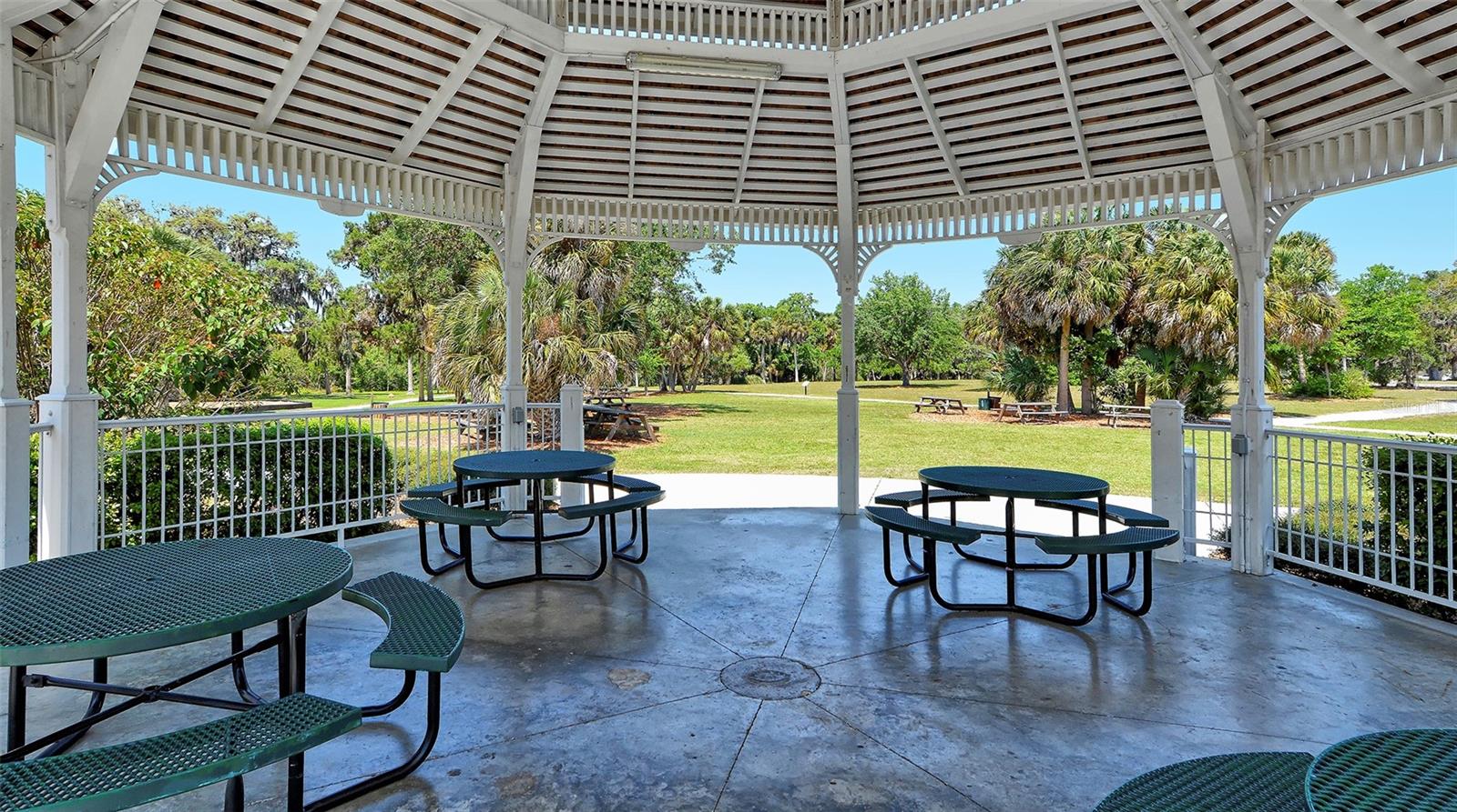 STRATHMORE RIVERSIDE I - Residential