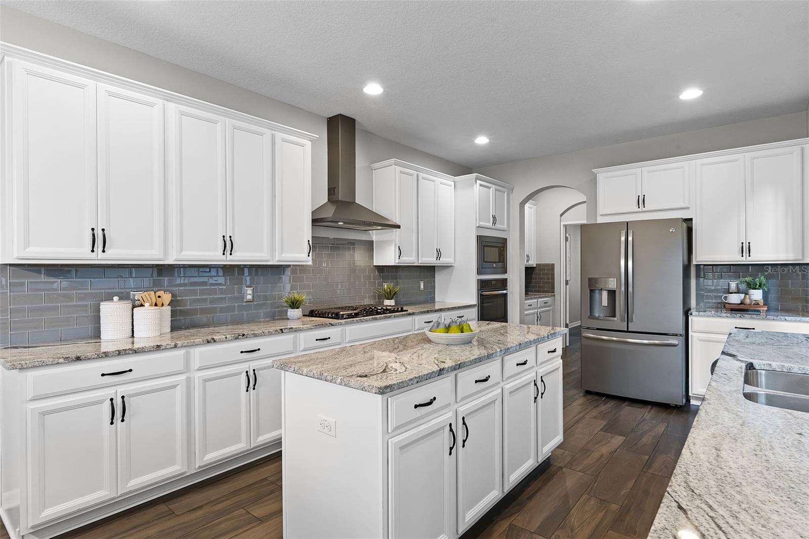 WEST LAKE HANCOCK ESTATES - Residential Lease