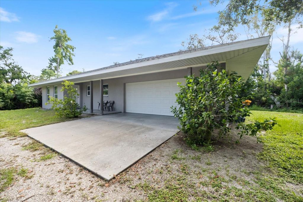 Photo of 8915 Vamo Road, Sarasota, FL 34231 (MLS # A4662681)