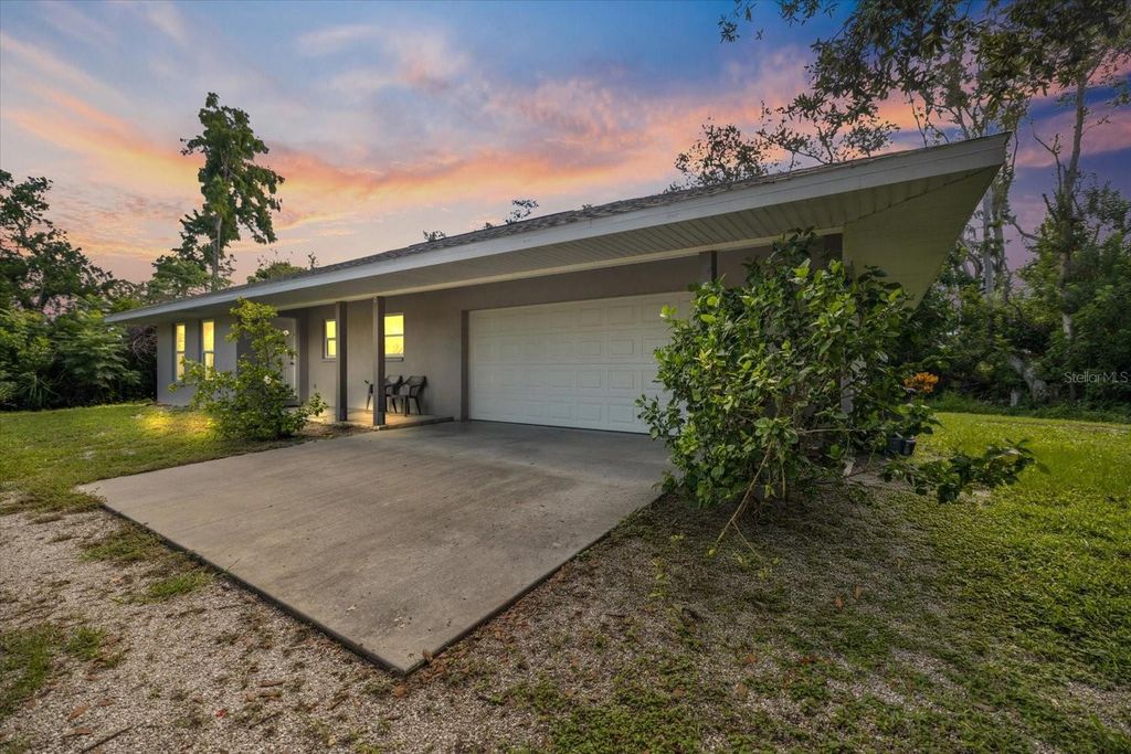 Photo of 8915 Vamo Road, Sarasota, FL 34231 (MLS # A4662681)