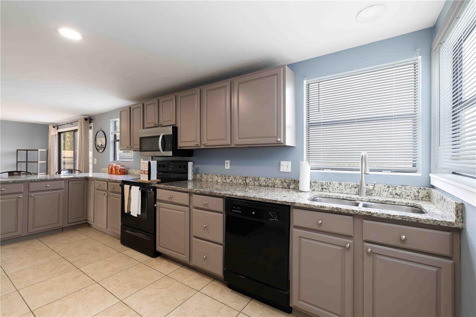 CEDAR HAMMOCK - Residential