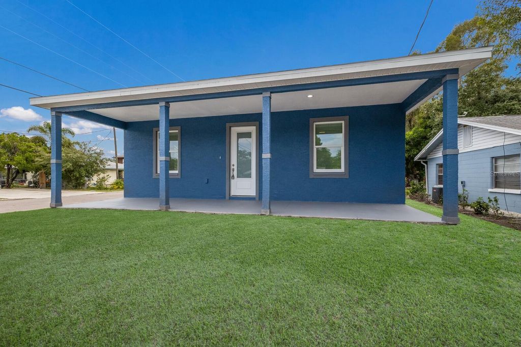 Photo of 520 12th Avenue W, Bradenton, FL 34205 (MLS # A4659979)