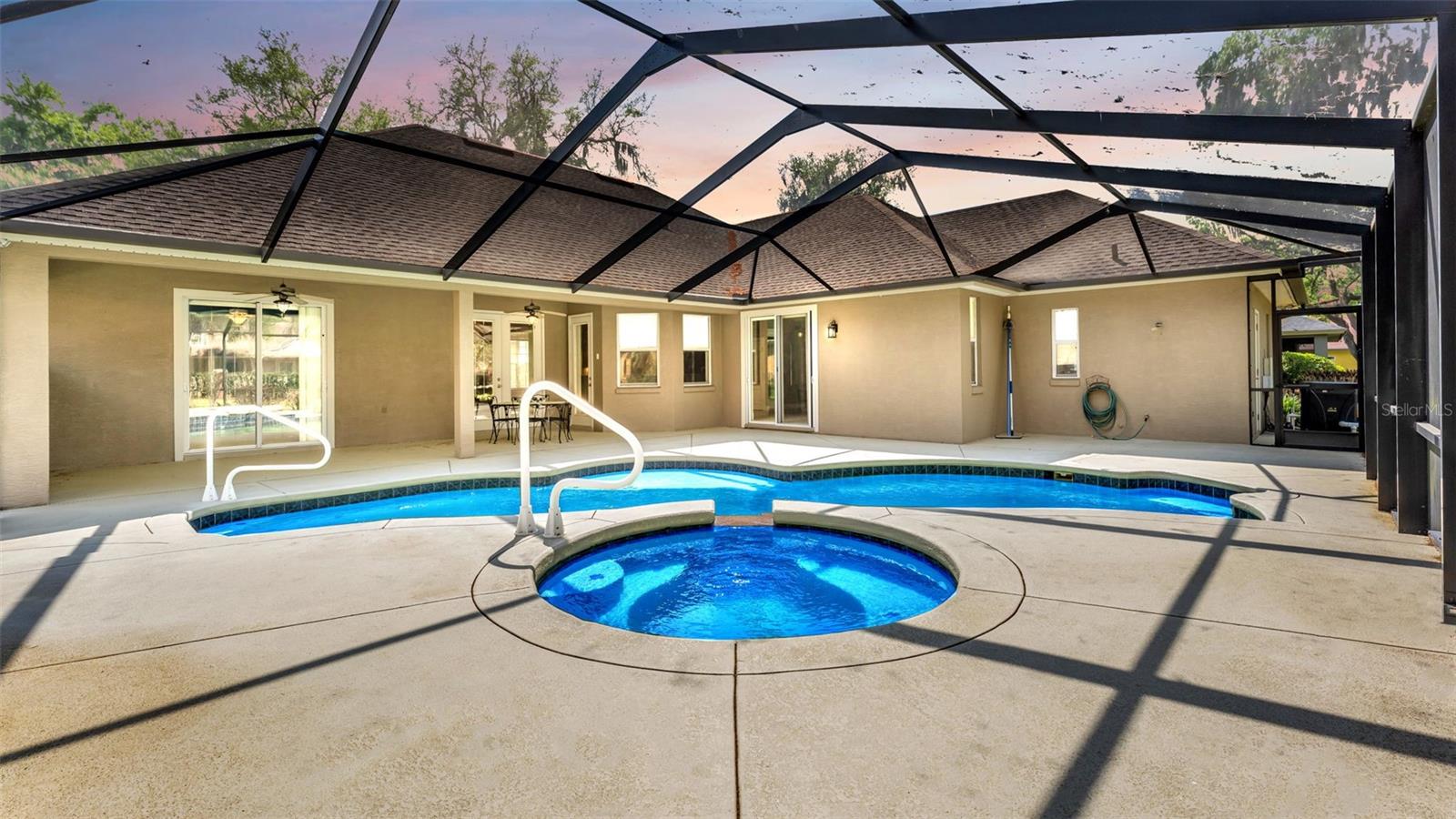 AMANDA OAKS - Residential