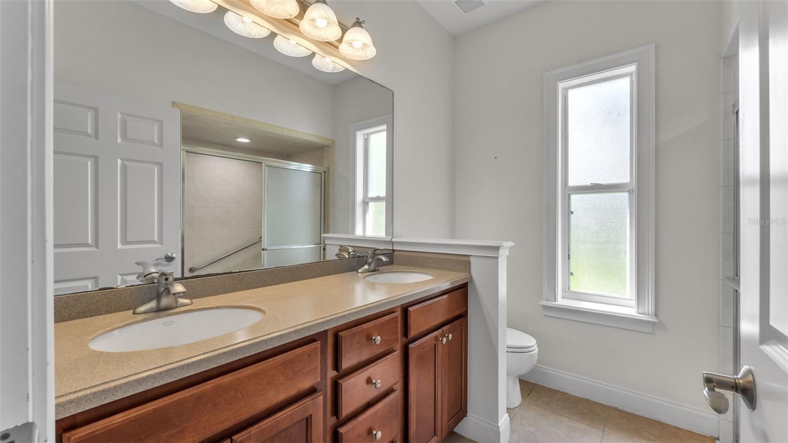 AMANDA OAKS - Residential