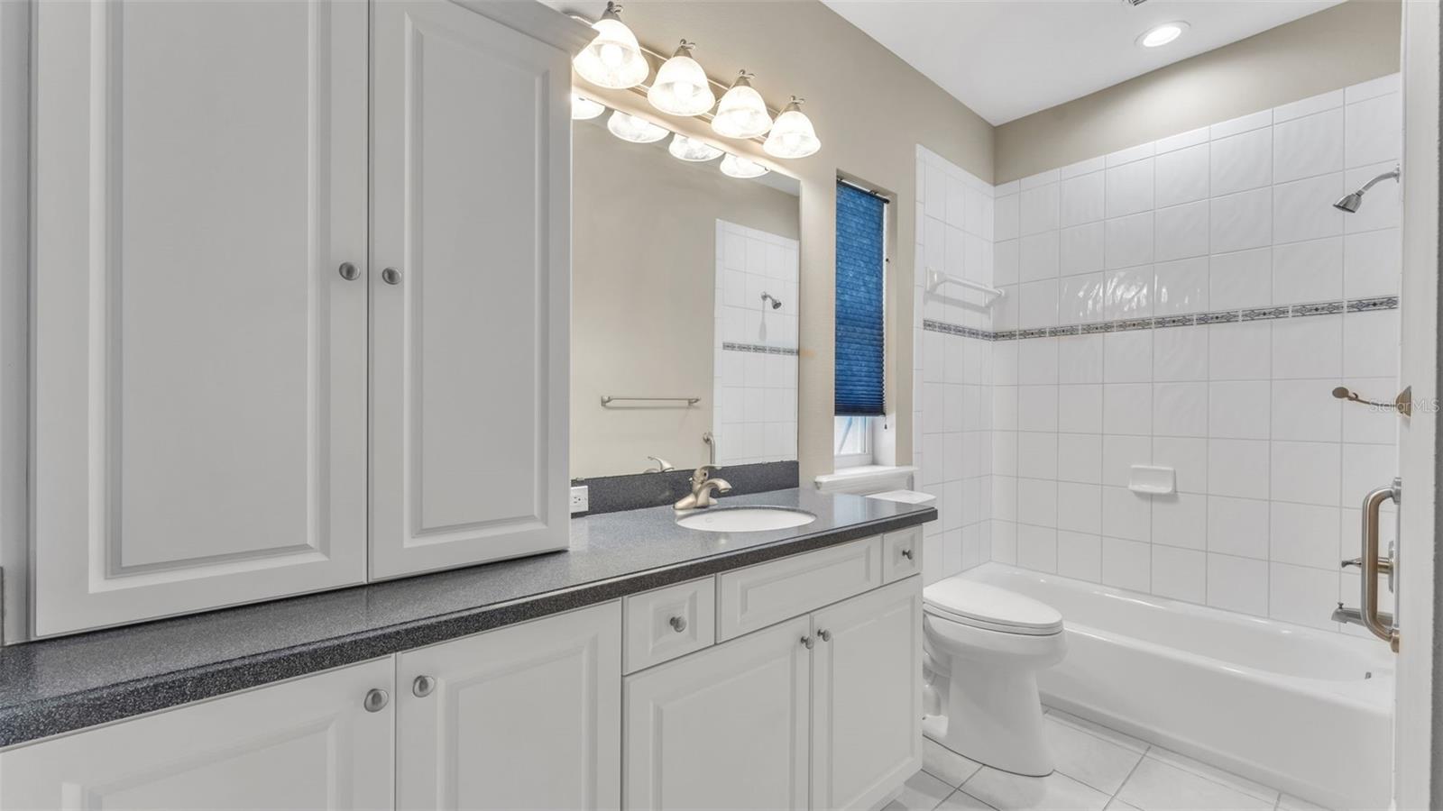 AMANDA OAKS - Residential