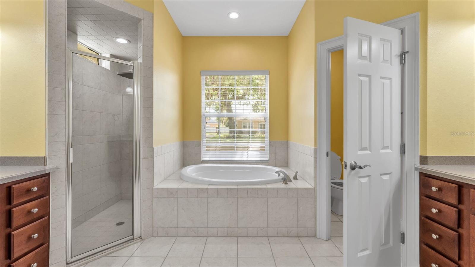 AMANDA OAKS - Residential