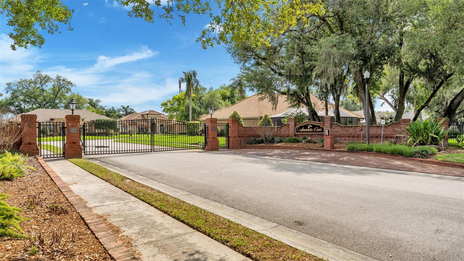 AMANDA OAKS - Residential