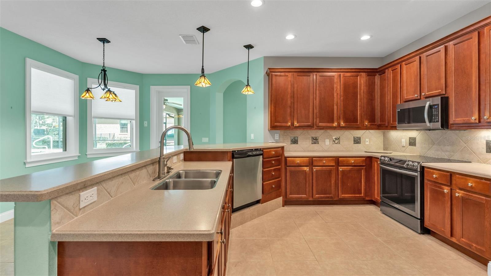 AMANDA OAKS - Residential