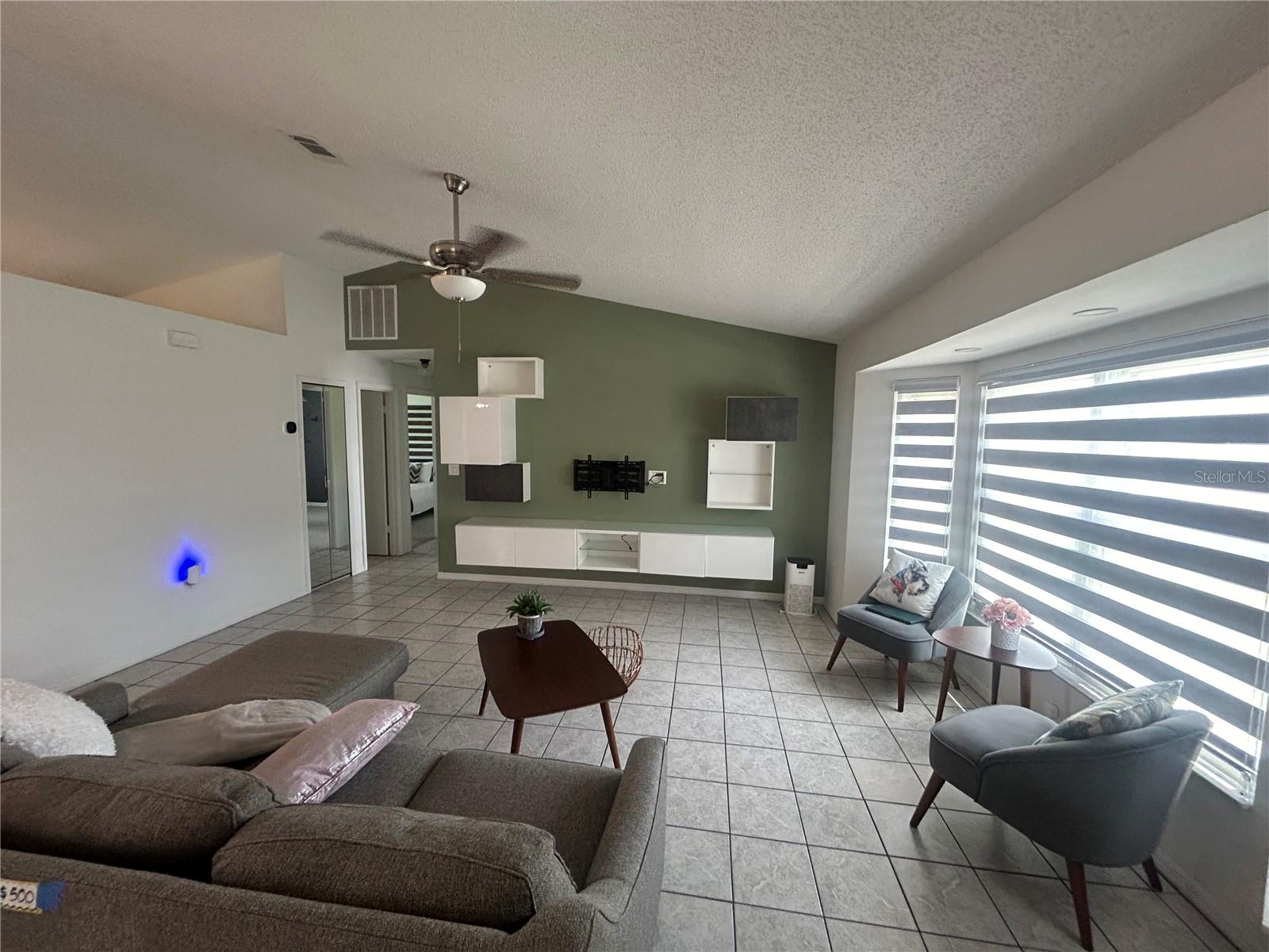 KINGS CREST PH 01 - Residential Lease
